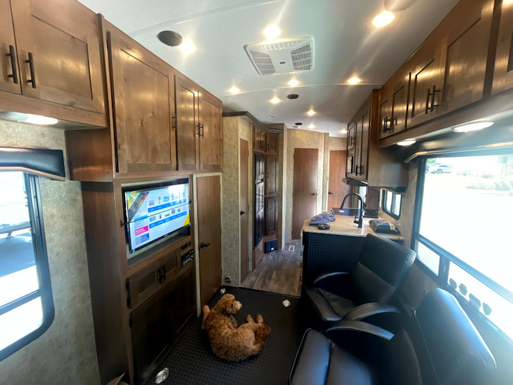 Mountain Trail 29TRX travel trailer