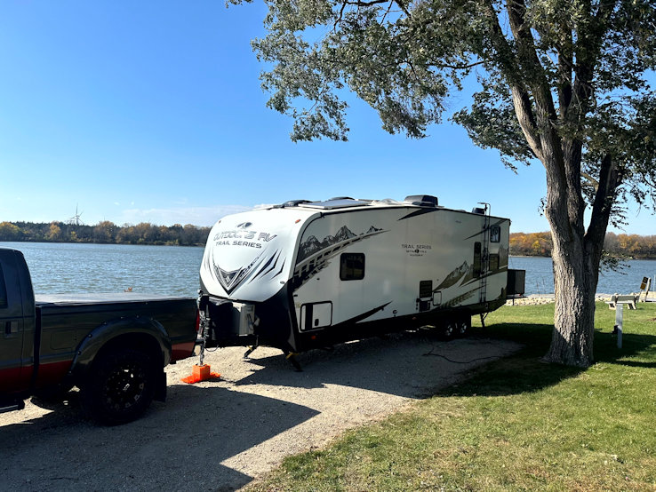 Outdoors RV Mountain Trail 29TRX toy hauler