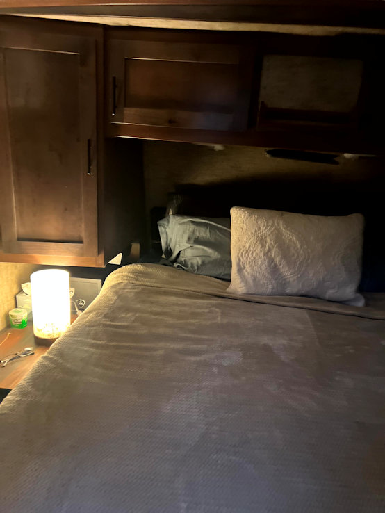 Outdoors RV Mountain Trail 29TRX toy hauler